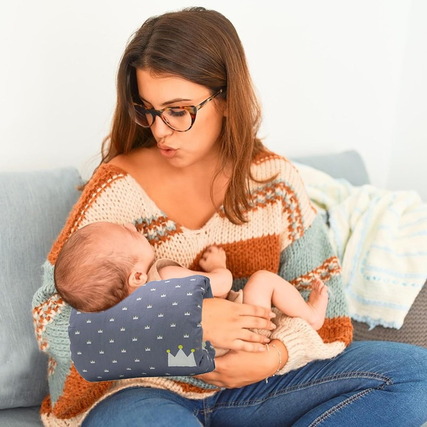 Coussin d’Allaitement - ArmNurse™ - Couronnes - Mon bébé Gourmand