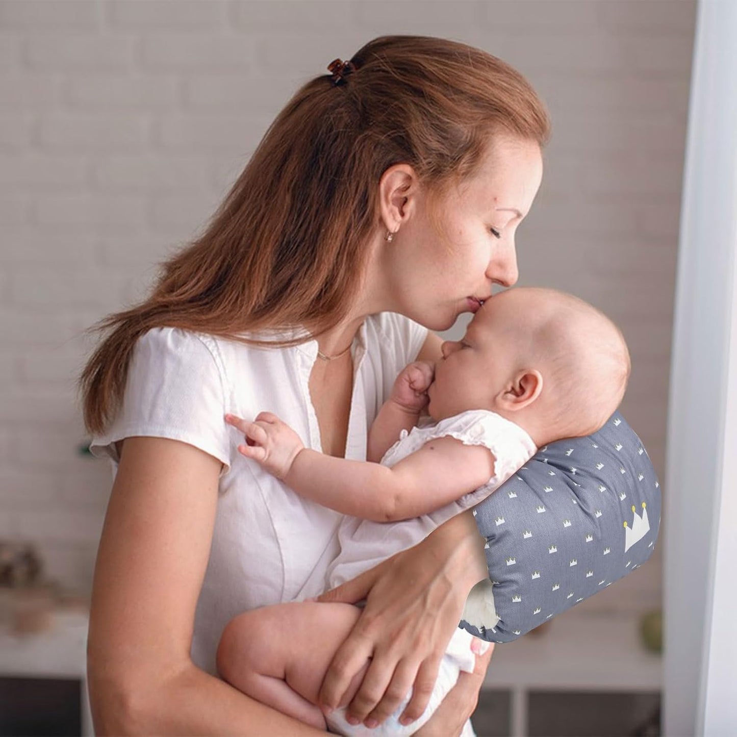Coussin d’Allaitement - ArmNurse™ - Couronnes - Mon bébé Gourmand